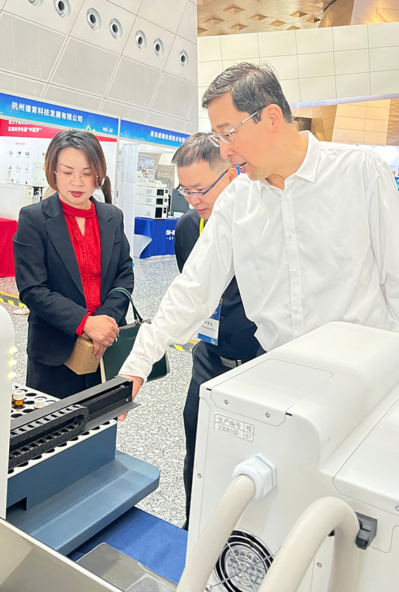 中儀宇盛參加中國化學(xué)會第24屆全國色譜學(xué)術(shù)報(bào)告會及儀器展覽會(圖10) 1-231011150F3431.jpg